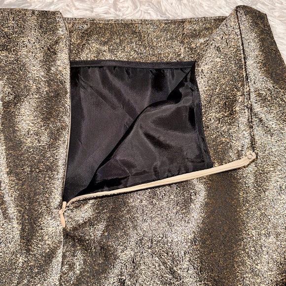 NWT Gold glitter pencil skirt - Picture 5 of 7